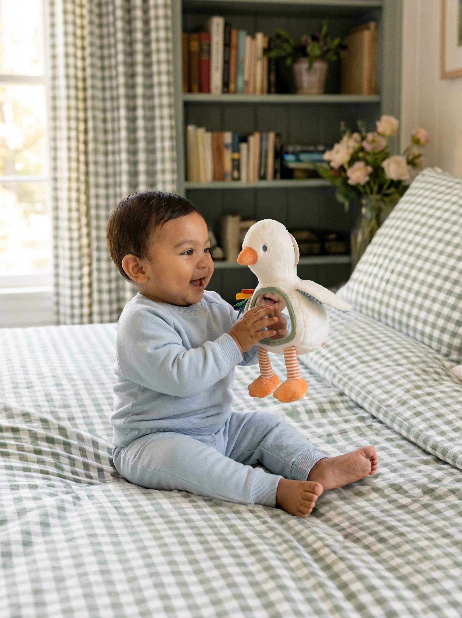 Itzy Bitzy Mirror™ Sensory Tummy Time Mirror - Goose Activity Toys Itzy Ritzy