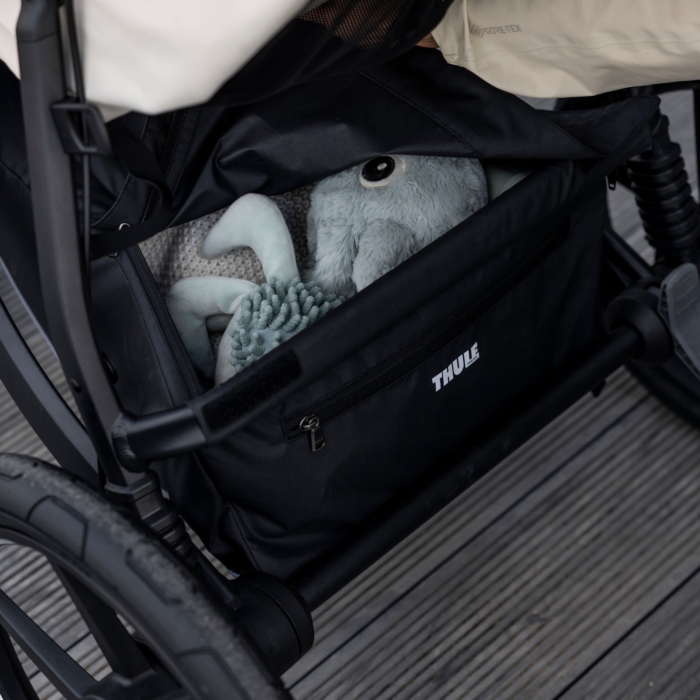 Urban Glide 3 Stroller w/ Magnetic Buckle Strollers - Single Thule