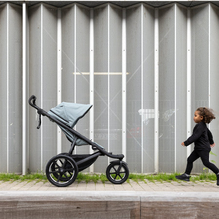 Urban Glide 3 Stroller w/ Magnetic Buckle Strollers - Single Thule
