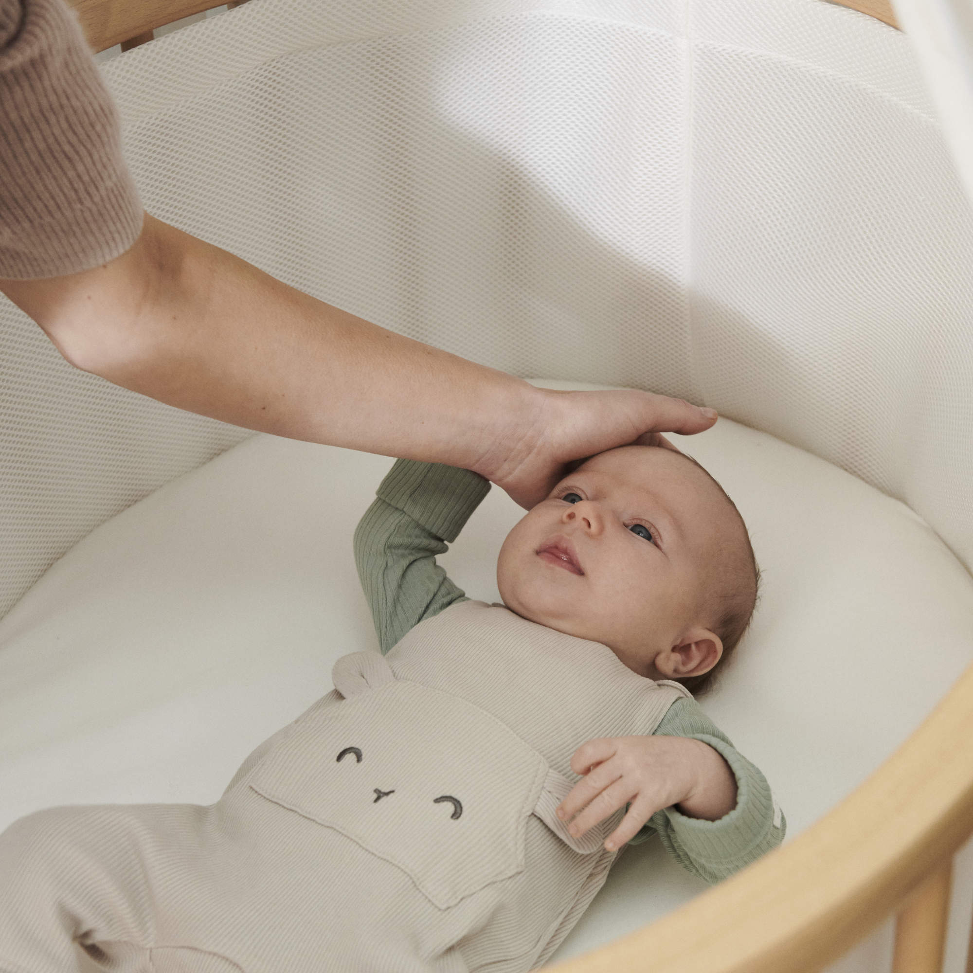 Sleepi Bed Mesh Liner V3 Crib Sheets Stokke