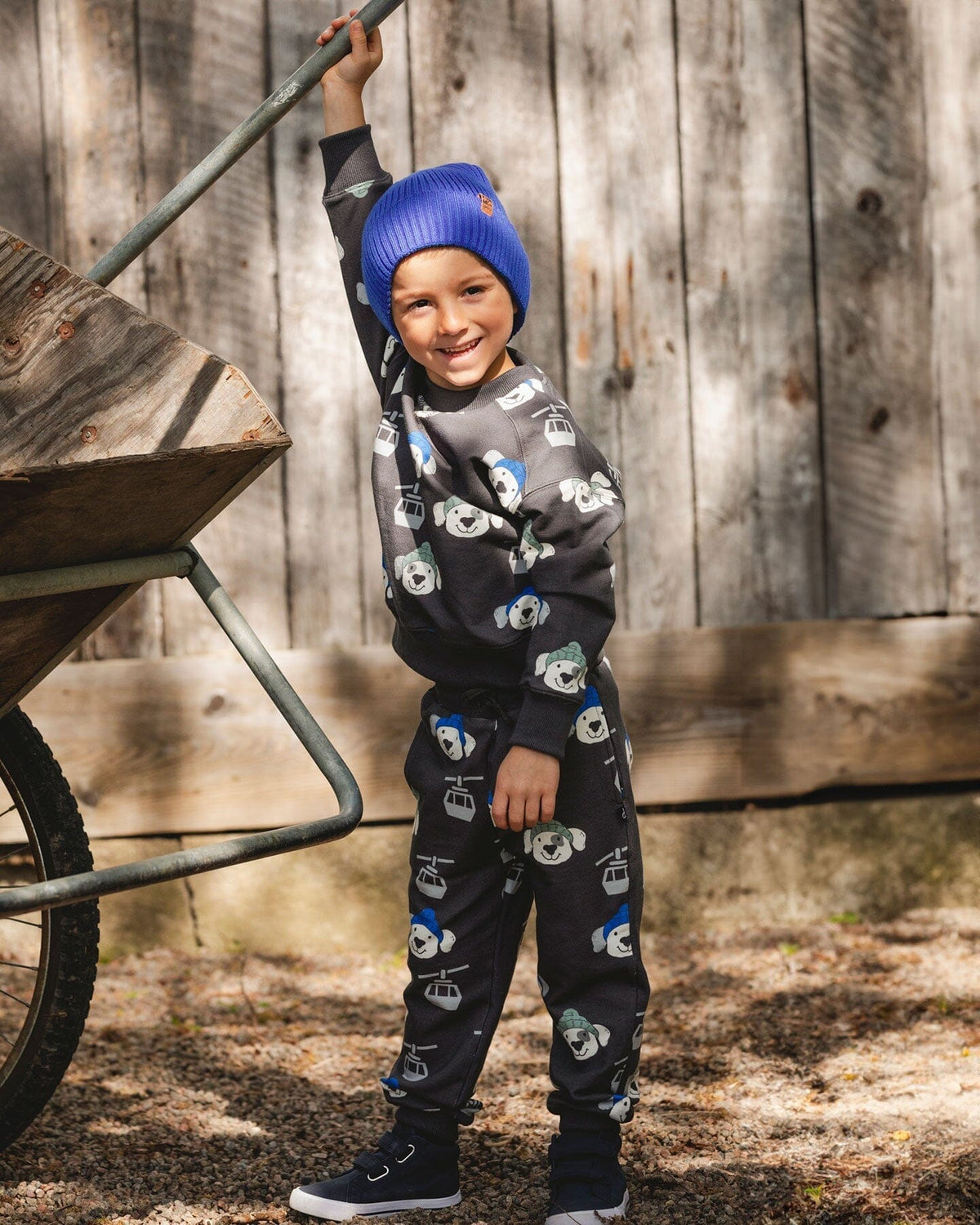 Grey Fleece Pullover Sweatshirt + Sweat Pant Set - Dogs with Beanie Clothing - Boys Outfits deux par deux
