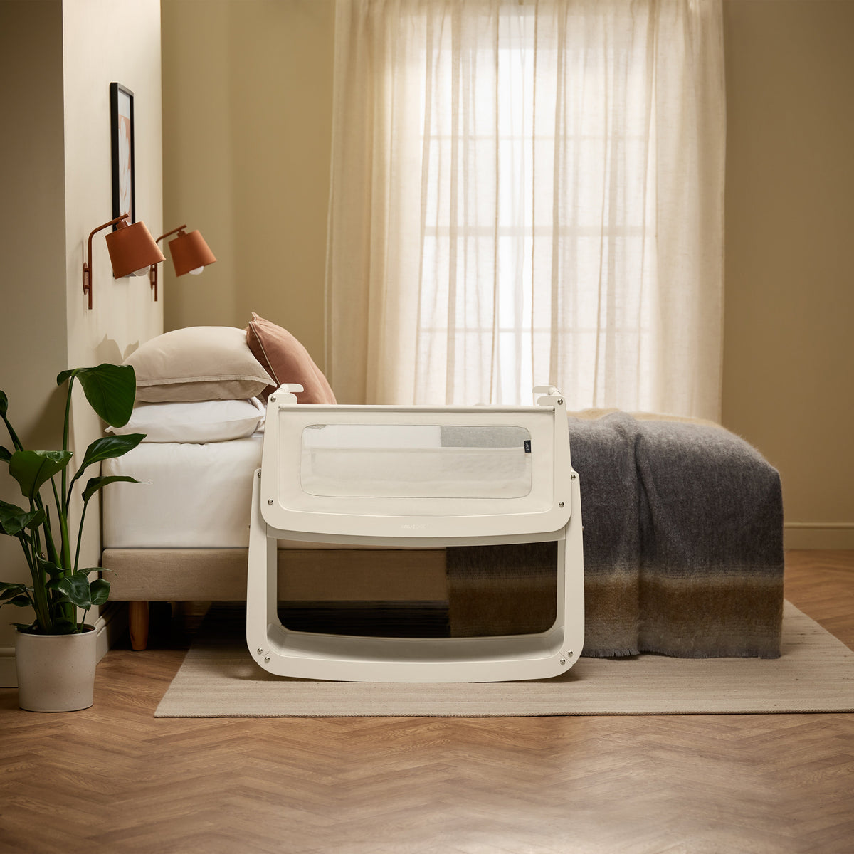SnuzPod5 Bedside Bassinet Cashmere Bassinets Snuz