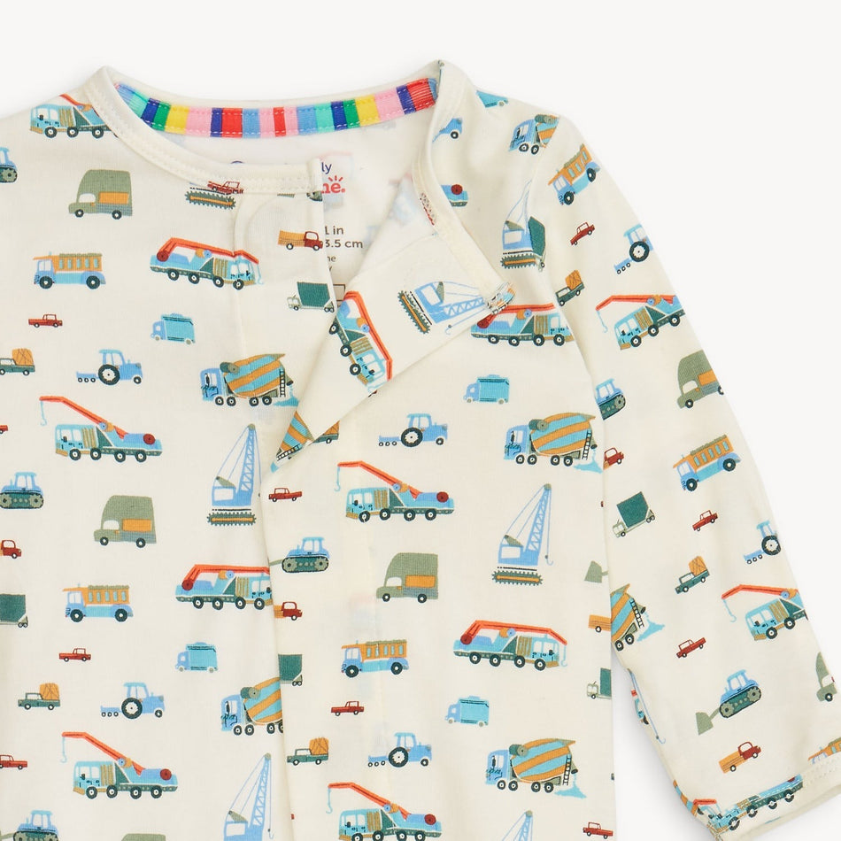 Dumps Like a Truck  Modal Magnetic Footie