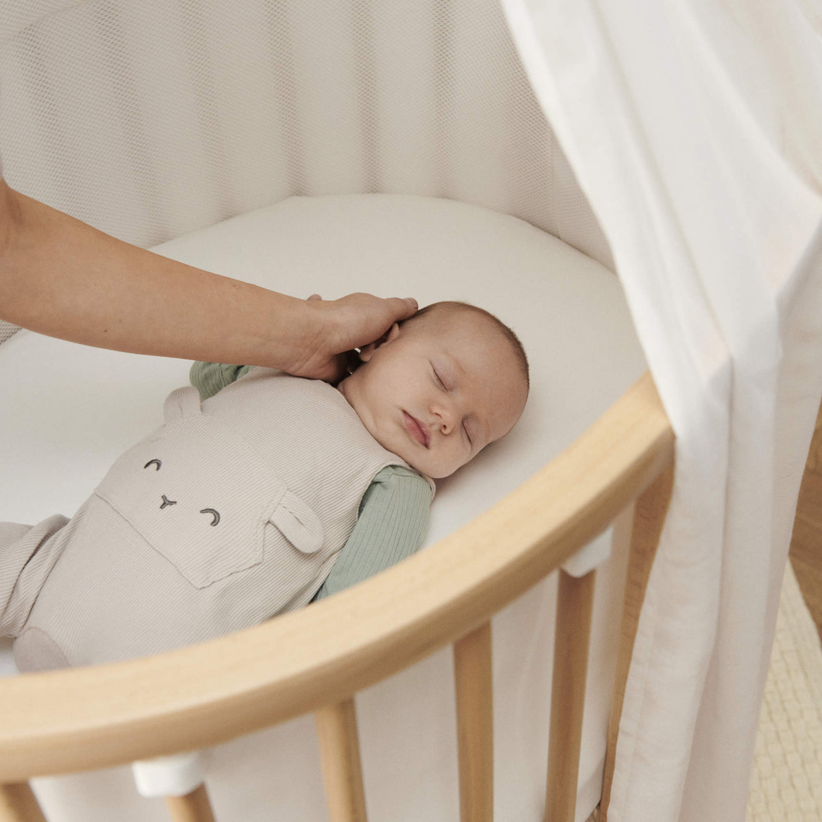 Sleepi Bed Mesh Liner V3 Crib Sheets Stokke
