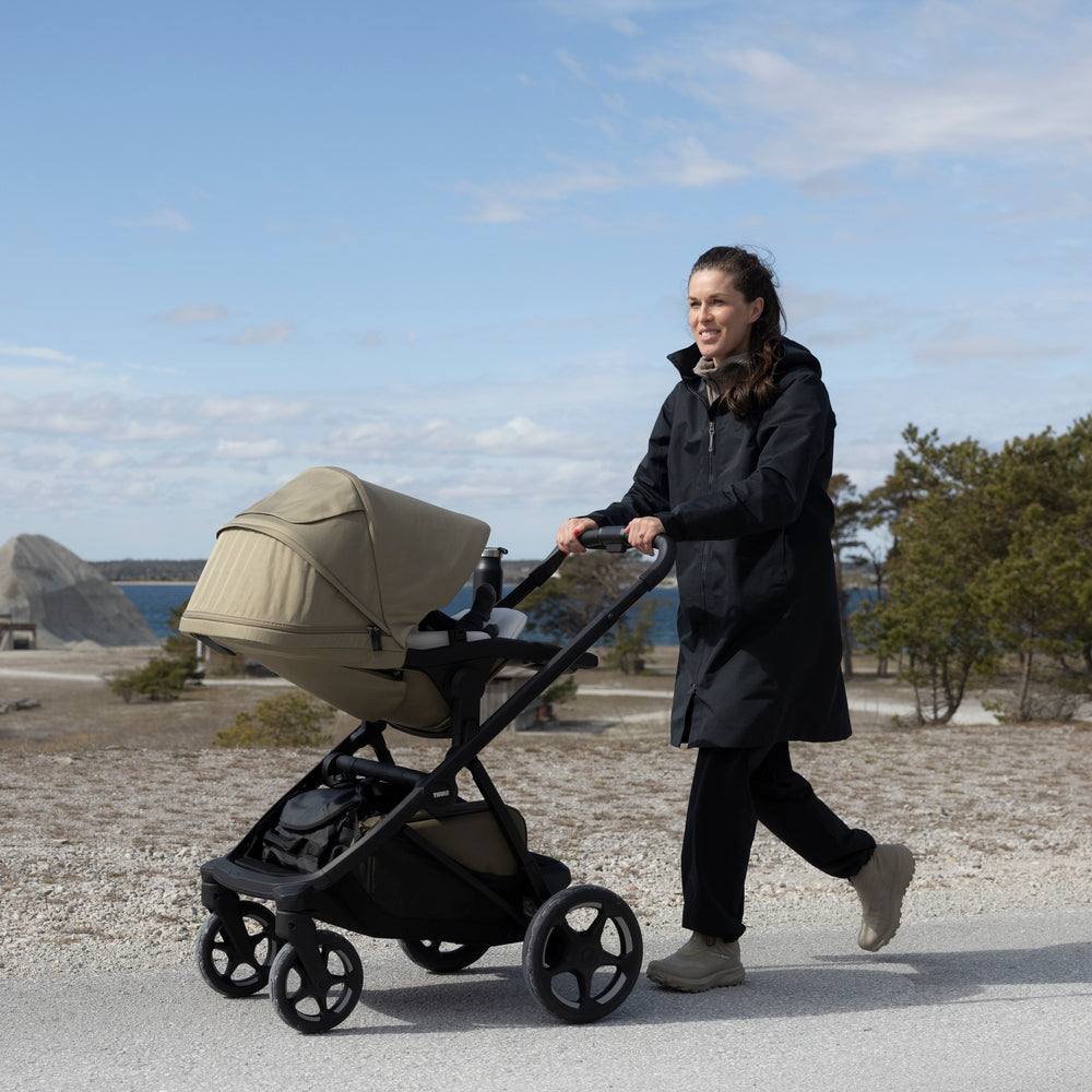 Thule Charm Stroller with Newborn Insert Strollers Thule