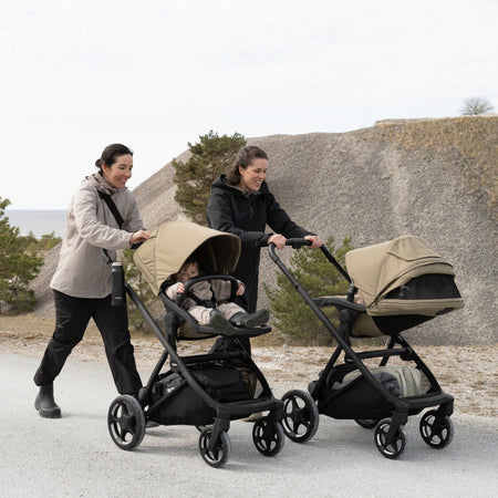 Thule Charm Stroller with Newborn Insert Strollers Thule