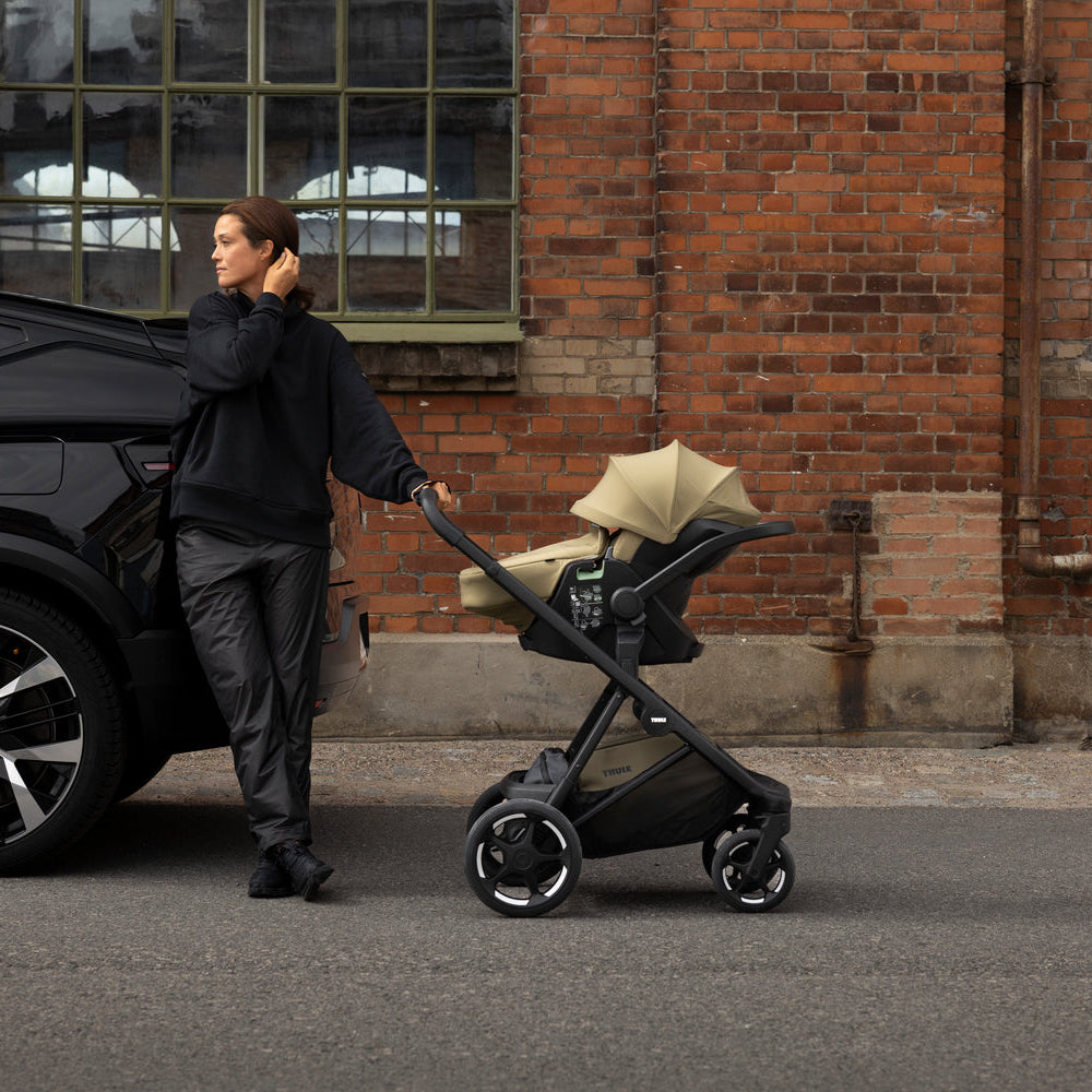 Thule Charm Stroller with Newborn Insert Strollers Thule