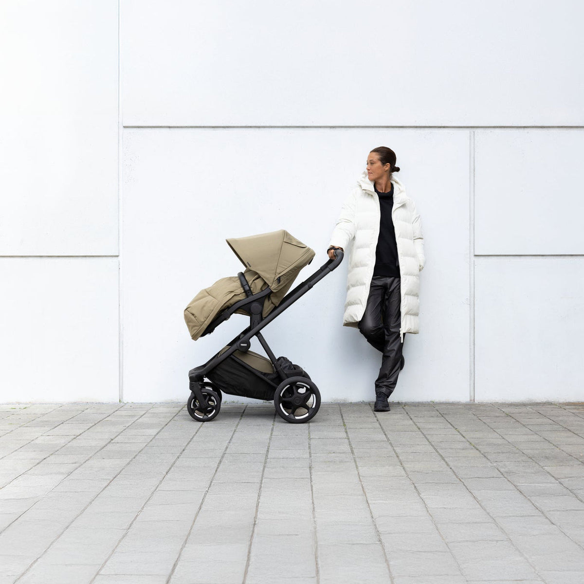 Thule Charm Stroller with Newborn Insert Strollers Thule