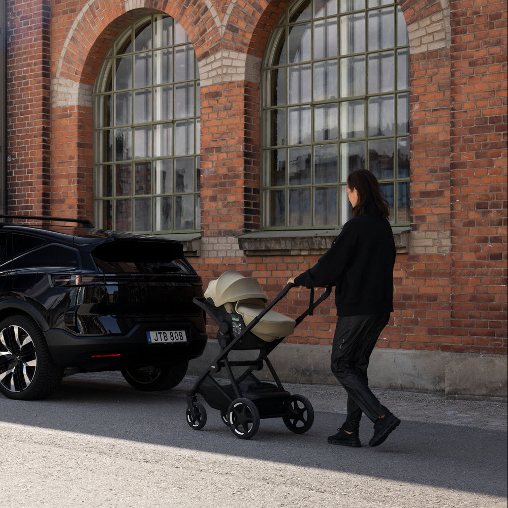 Thule Charm Stroller with Newborn Insert Strollers Thule