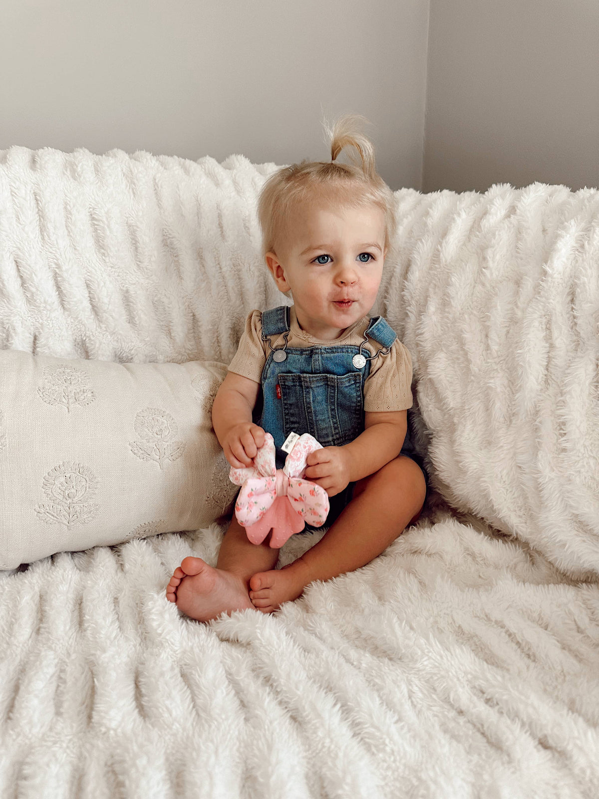 Bow Sweetie Crinkle™ Pacifiers & Teethers Itzy Ritzy