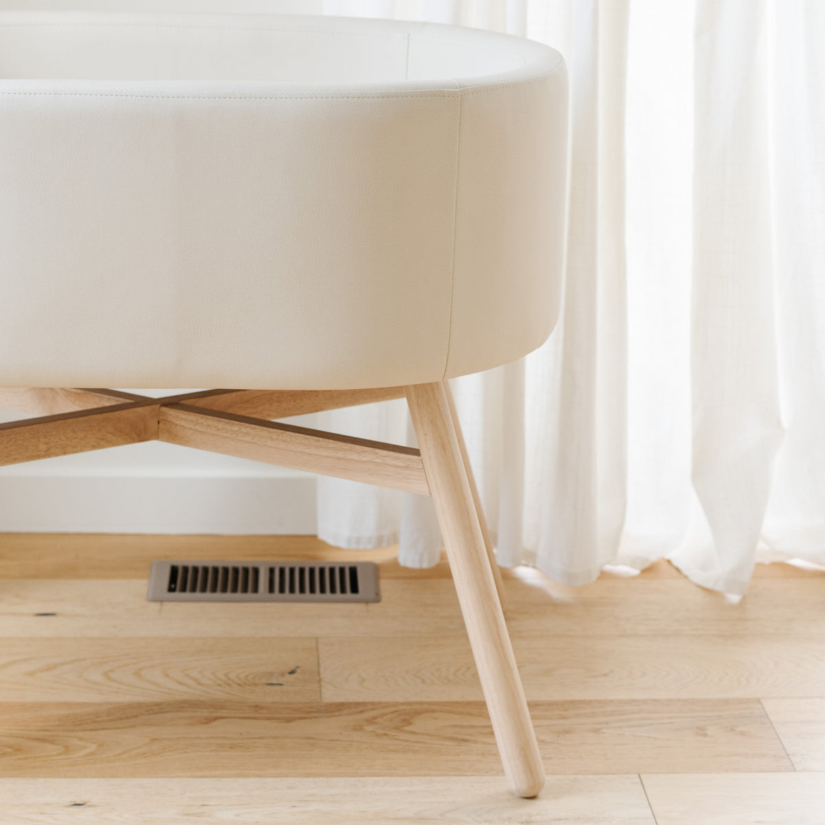 M26834GYLB,Babyletto,babyletto x GATHRE Capsule Bassinet in Ivory