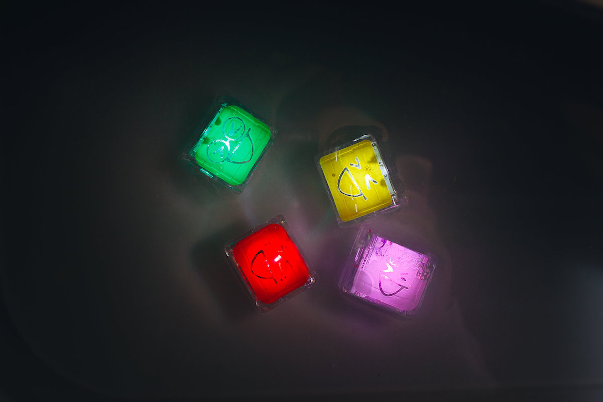 Glo Pals Light Up Cubes - Lumi Purple