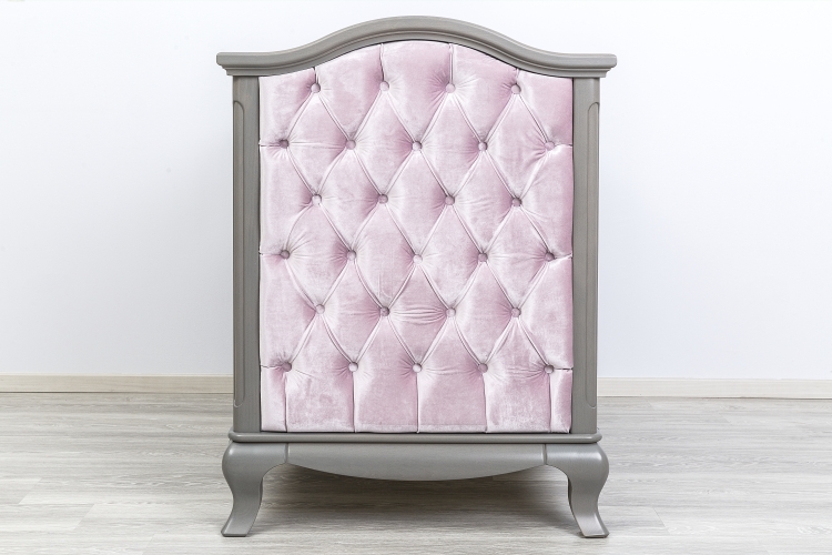 Romina Cleopatra Classic Crib with Pink Velvet Tufting
